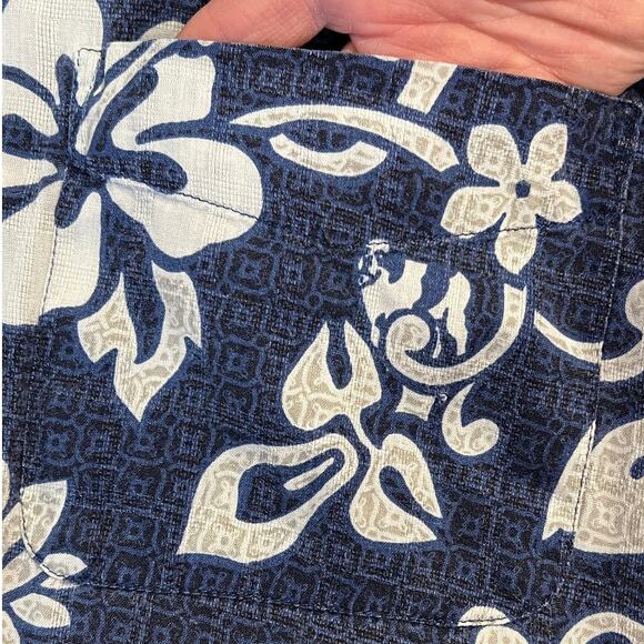 Big Dogs Tropical Blue & White Floral Button-up Shirt Hawaiian Pattern Pocket 3X - Picture 5 of 16